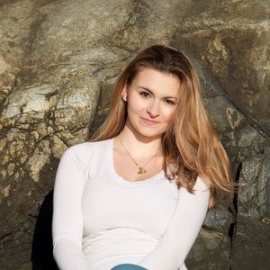 Meet your Posher, Abigail